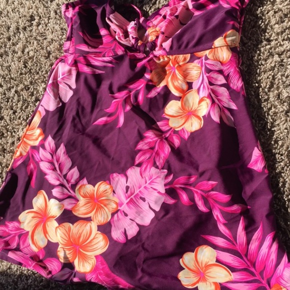 One piece swimsuit - Picture 2 of 4